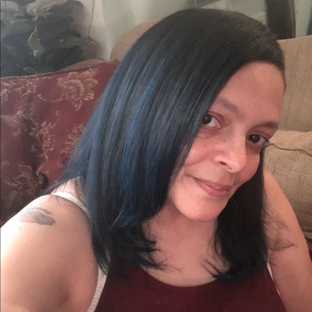 Meet your Posher, Elizabeth